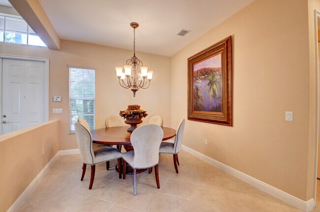 Building Photo - 8891 Starhaven Cove