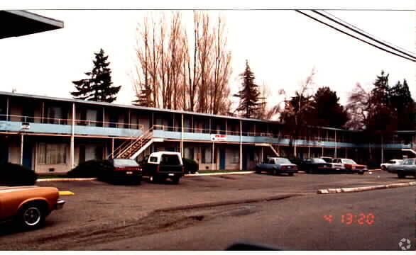 Primary Photo - Birchcrest Apartments