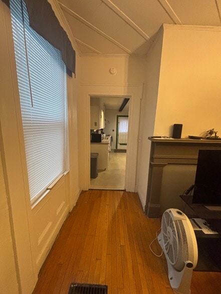 Building Photo - 319 W Buffalo St