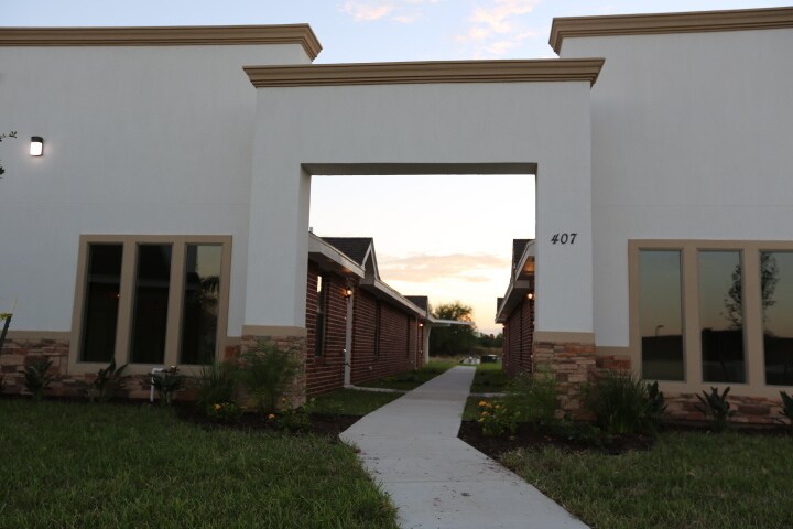 Building Photo - 407 Baltic Ave
