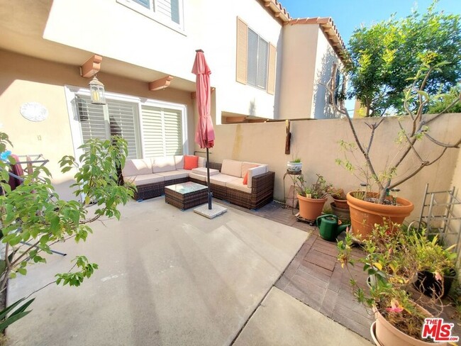 Building Photo - 3508 Del Amo Blvd