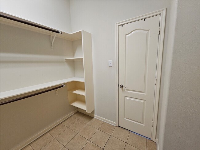 Building Photo - 13011 Sandflower Ln
