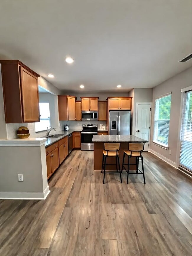 Building Photo - 102 Harvest Oaks Ln