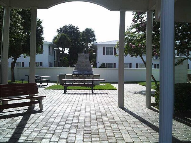 Building Photo - 6750 NE 21st Rd