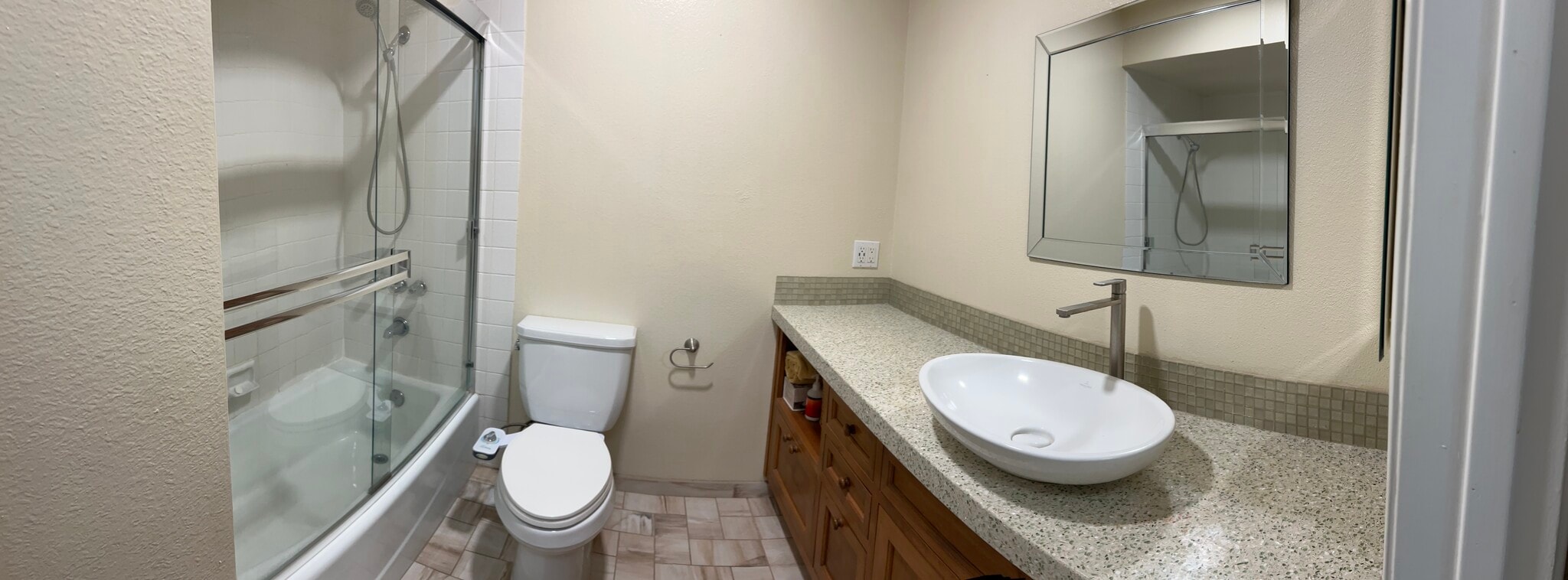 bath with tub - 17738 Valle de Lobo Dr