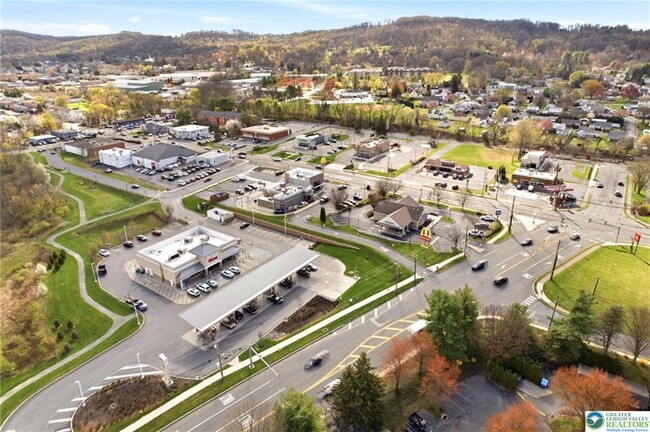 Building Photo - 819 Chestnut St