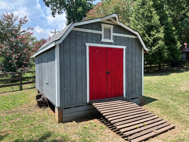 Building Photo - 1775 Ralee Dr