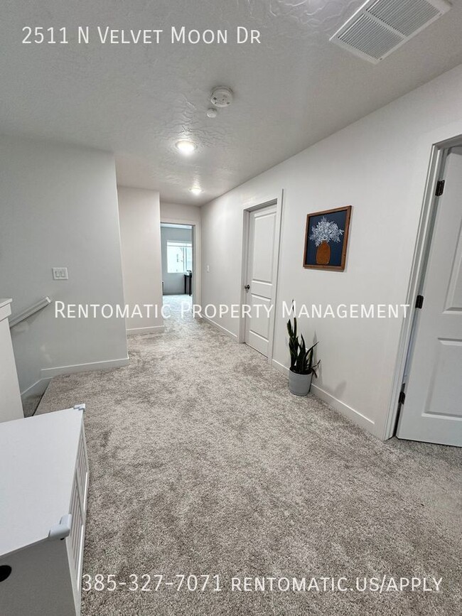 Building Photo - 2511 N Velvet Moon Dr