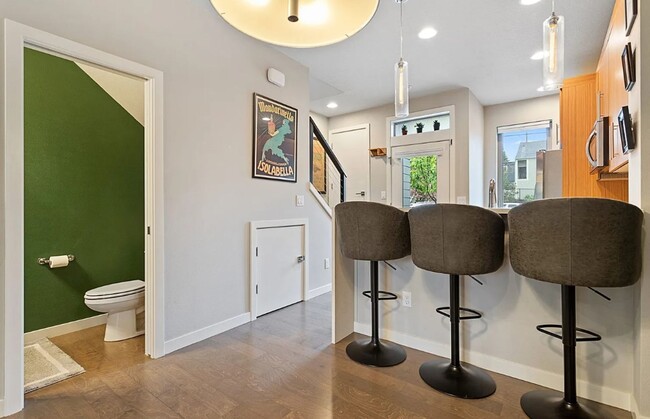 Building Photo - Dual Masters! Stunning Modern End-Unit Townhome in Buckman Bright, Airy & Designed for Comfort