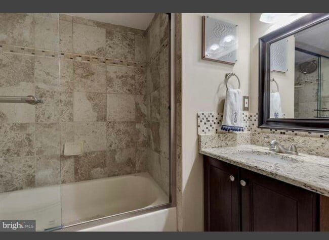 Primary Photo - 4933 Casimir St