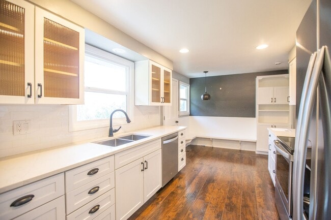 Building Photo - South Salem 4 Bedroom 2 Bath Home Available Mid June !!!