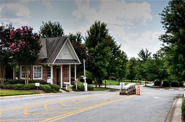 Building Photo - 5861 Yoshino Cherry Ln NE