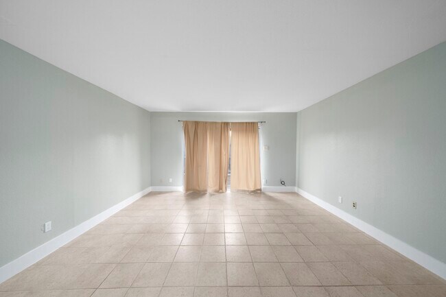 Building Photo - 11550 Chimney Rock Rd