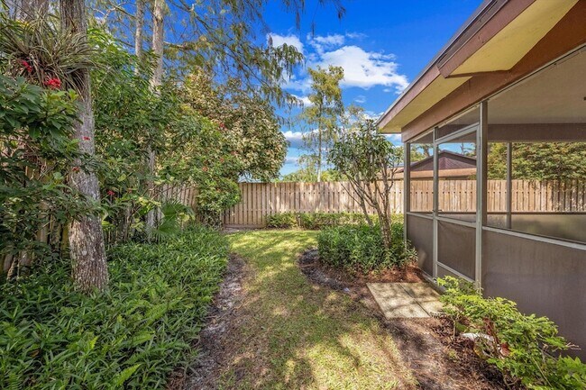 Building Photo - 13511 Jonquil Pl