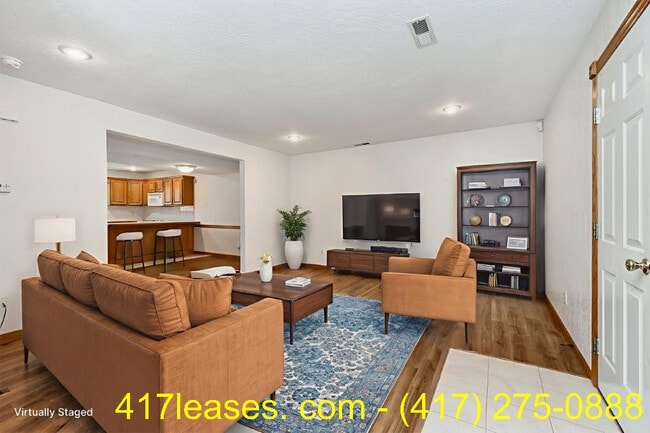 Building Photo - 1257 E Lakewood St