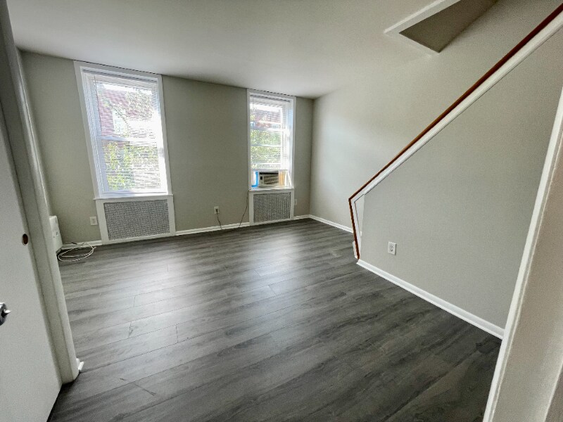 Building Photo - 1809 S 13th St