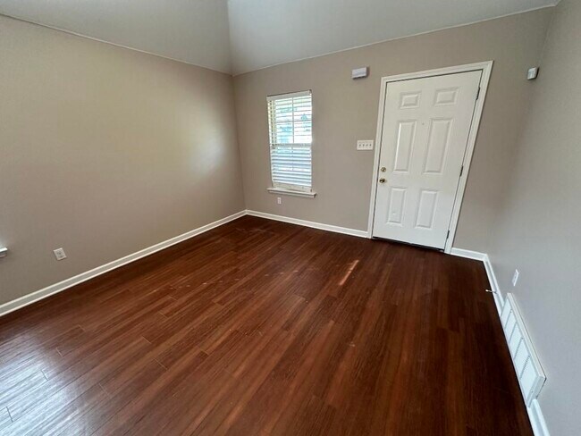 Building Photo - 1311 Crosstown Ct