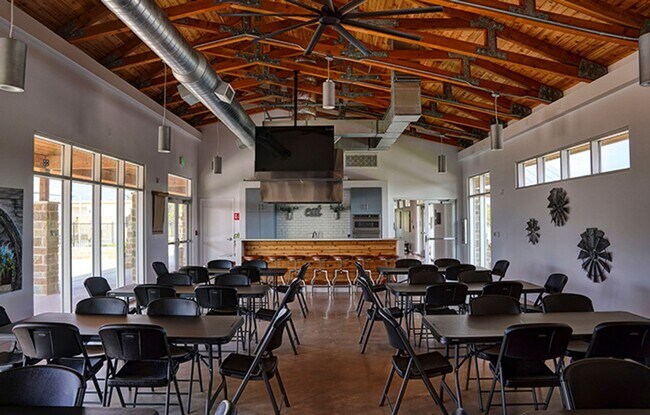 Building Photo - 1950 SF Home in San Antonio - 4 BR /2 BA - WATERWHEEL!!!