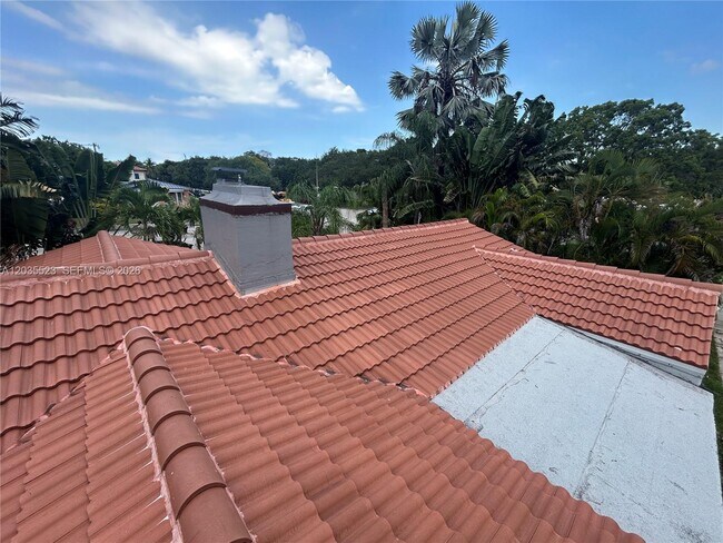 Building Photo - 9600 N Miami Ave