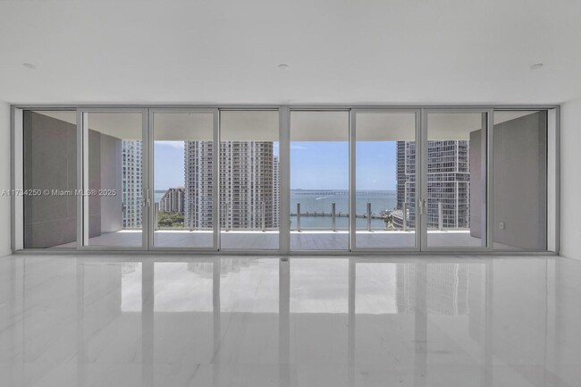 Building Photo - 300 Biscayne Blvd Way