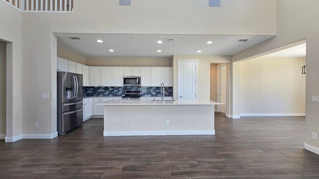 Building Photo - Private Pool in excellent newer neighborhood!