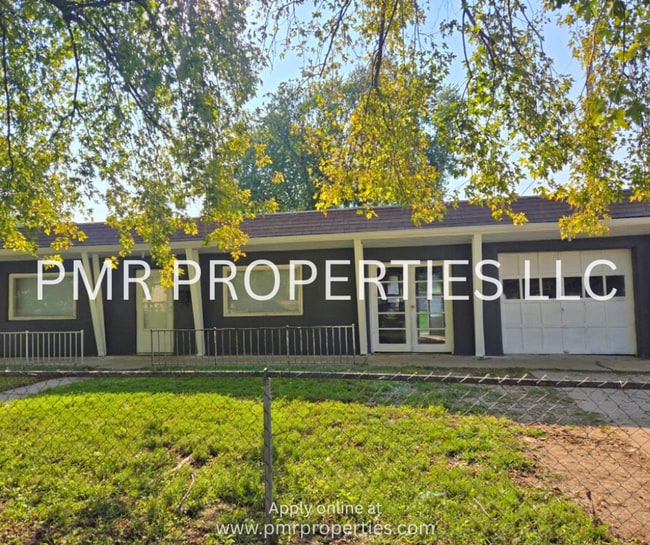 Primary Photo - 2 Bedrooms/1 Bathroom House
