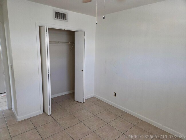 Building Photo - 337 Hernando St