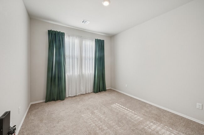 Building Photo - 4266 W Vlg Pk Dr