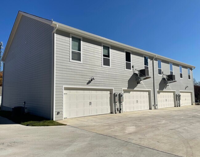 Back of building - 1732 Arbor Hills Dr SE