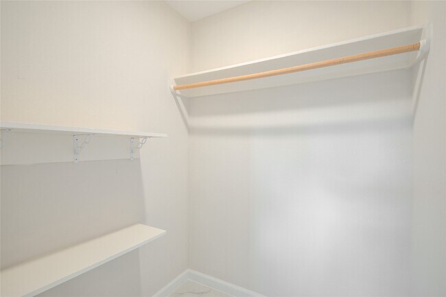 Building Photo - 4427 Waterfall Way