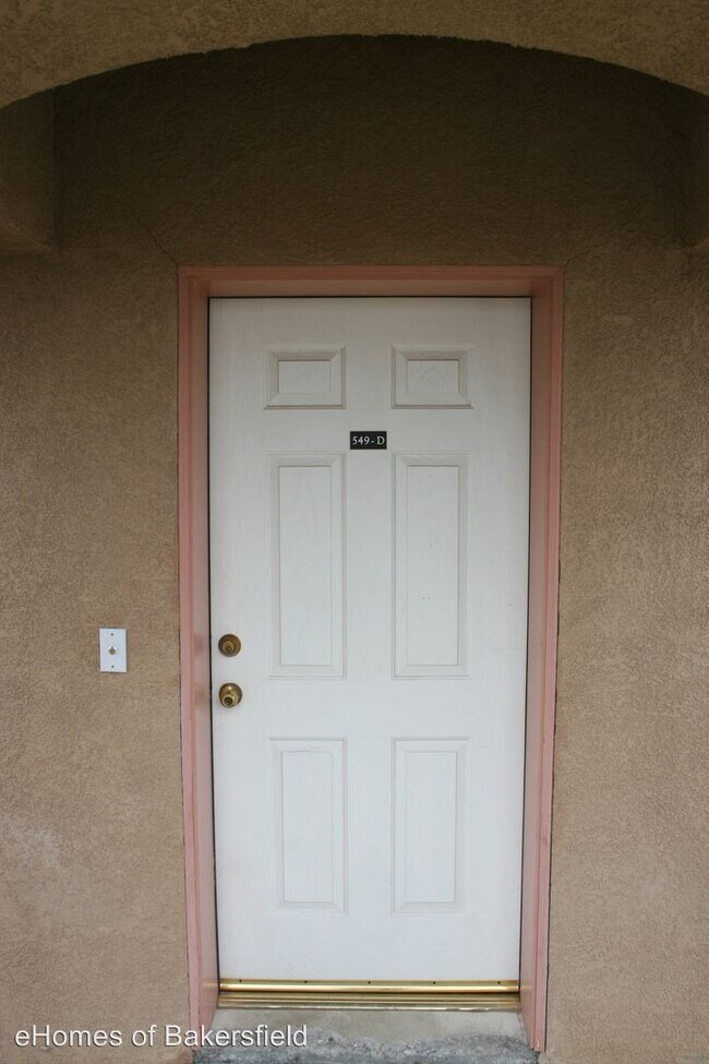 Building Photo - 549 Yellow Meadow Ct