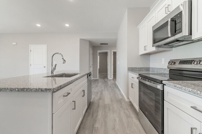 Building Photo - Stunning 4-Bedroom Home