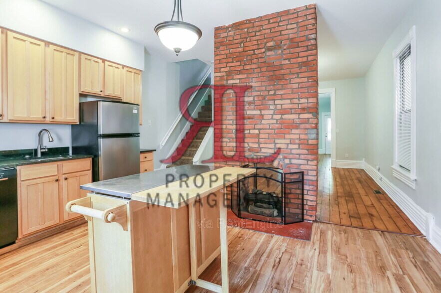 Building Photo - 181 E 1st Ave