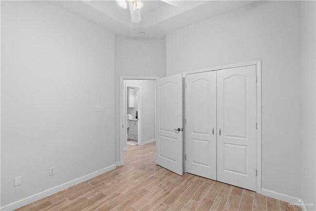 Building Photo - 31 Midlands Cir