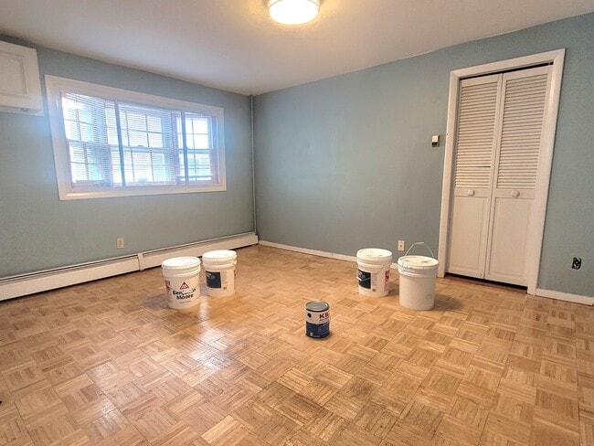 Building Photo - 164 Bowen St