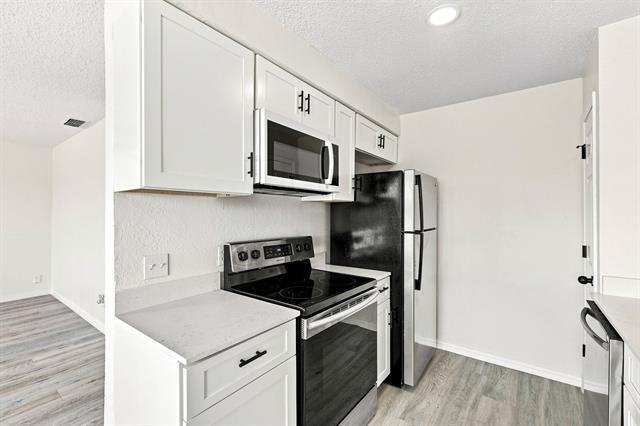 Building Photo - 8137 Foxfire Ln