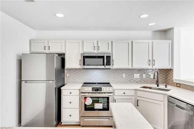 Building Photo - Townhouse / Stoney Creek