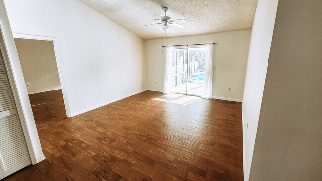 Building Photo - 1521 Barber St