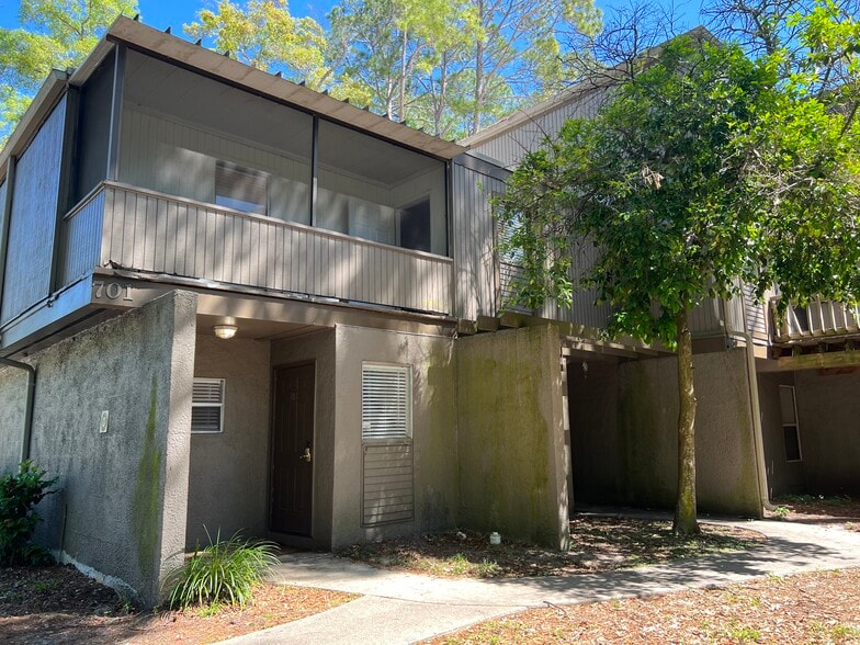 Building Photo - 701 SW 75th St