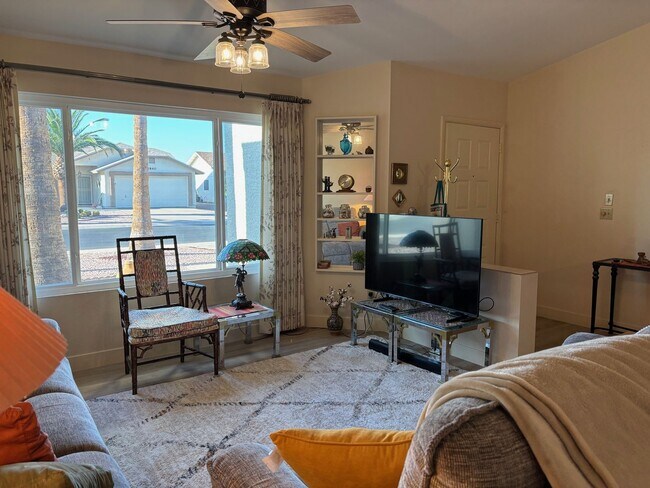 Building Photo - Welcome to this charming 2-bedroom, 2-bathroom home located in the desirable Leisure World a 45+ ...