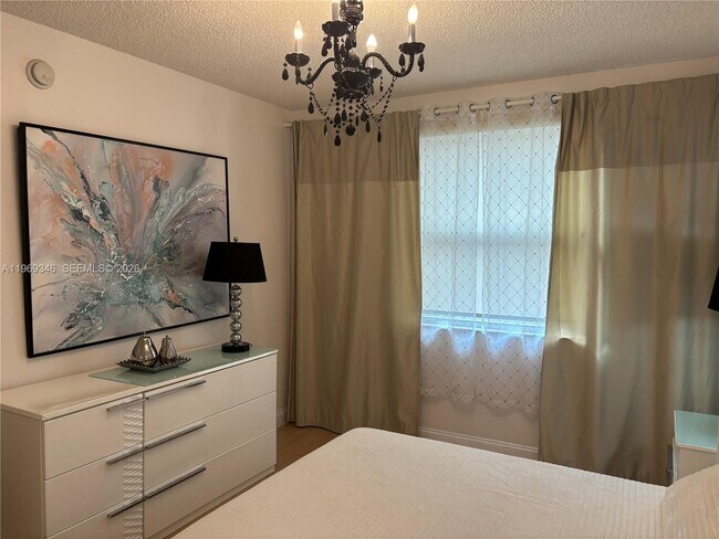 Building Photo - 17150 N Bay Rd