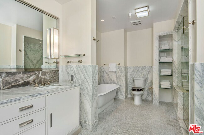 Building Photo - 15225 Palisades Village Ln