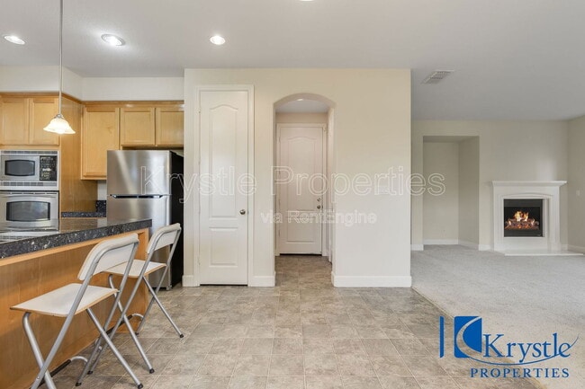 Building Photo - 6335 Newhaven Ln