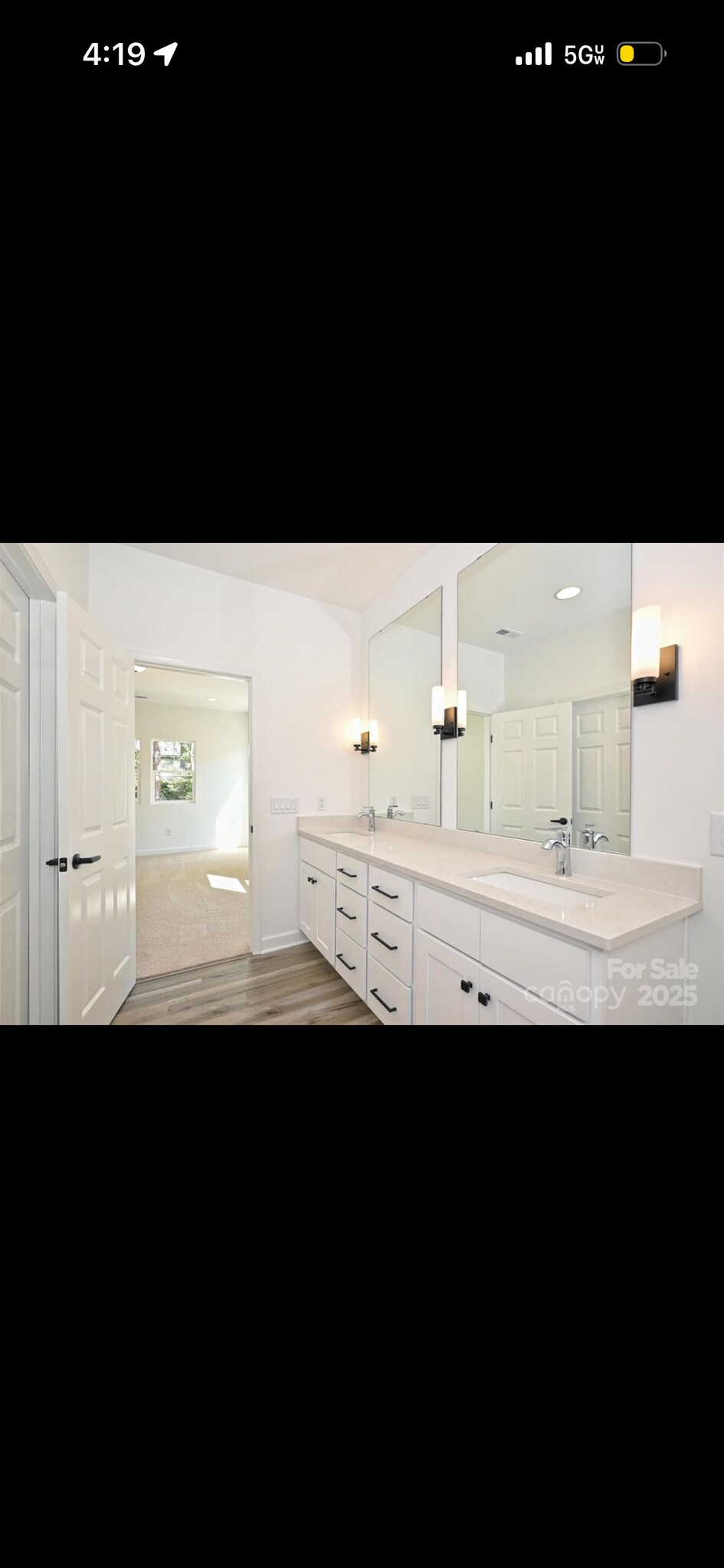 Building Photo - 2735 Primrose Ave