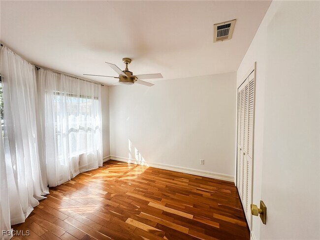 Building Photo - 3726 Stone Way