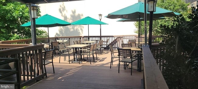 Building Photo - 5903 Mt Eagle Dr