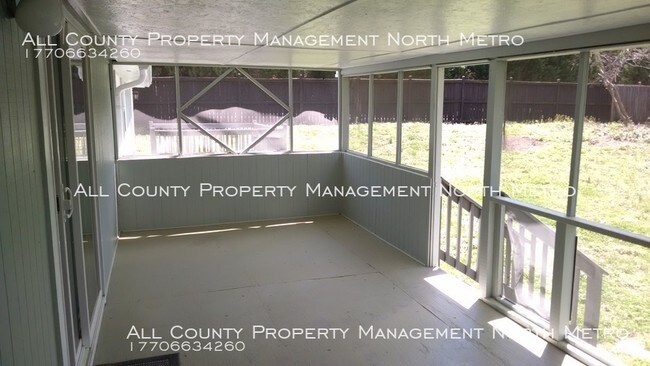 Building Photo - 4646 Pinecrest Dr