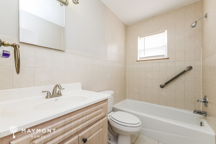 Building Photo - 1208 W Camellia Dr