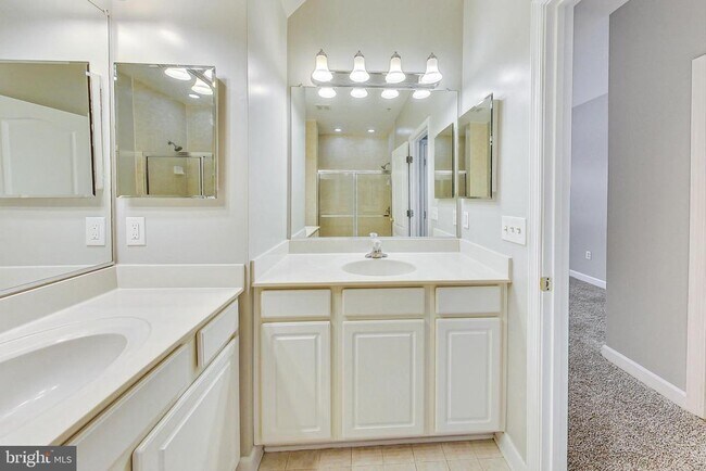 Building Photo - 3274 Amazon Ln