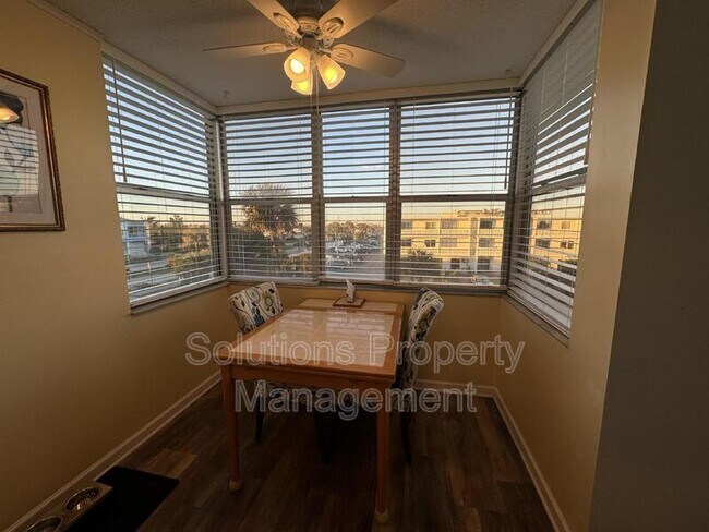 Building Photo - 4700 Ocean Beach Blvd